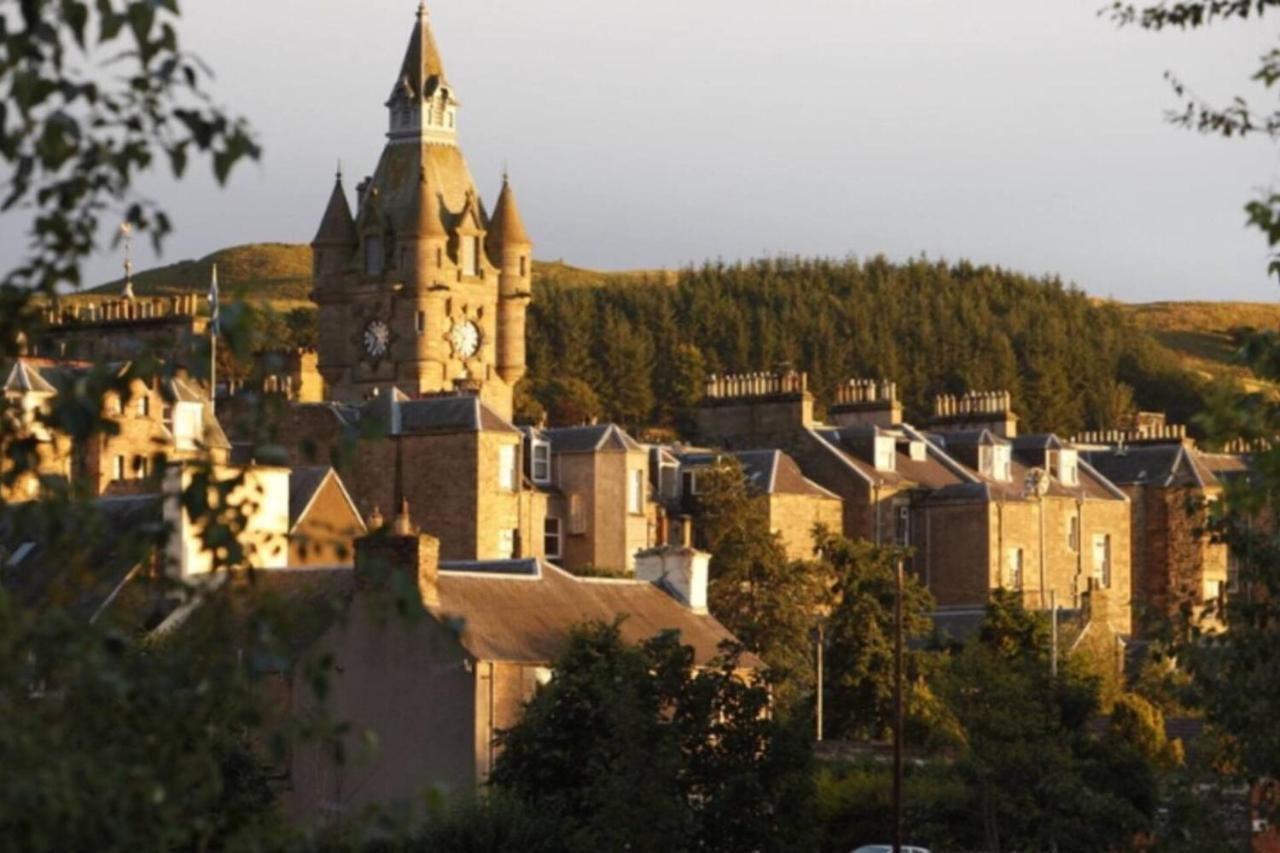 Stunning 2-Bed Apartment in Hawick Exterior foto